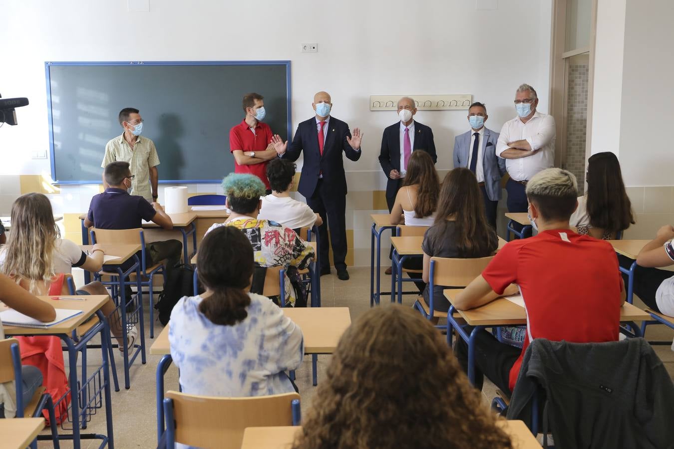 Imbroda: «Los niños de seis años nos dieron una lección con las mascarillas»